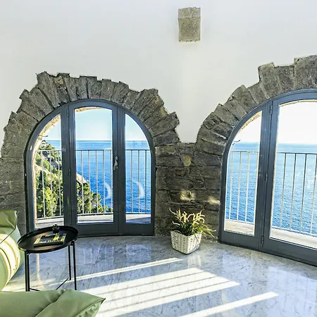 Iflat Castel Sem Benelli شقة *