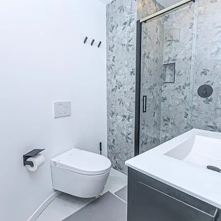 Iflat Castel Sem Benelli * Zoagli
